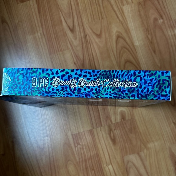 L7 Studios 9-pc Makeup Brushes - Picture 3 of 3